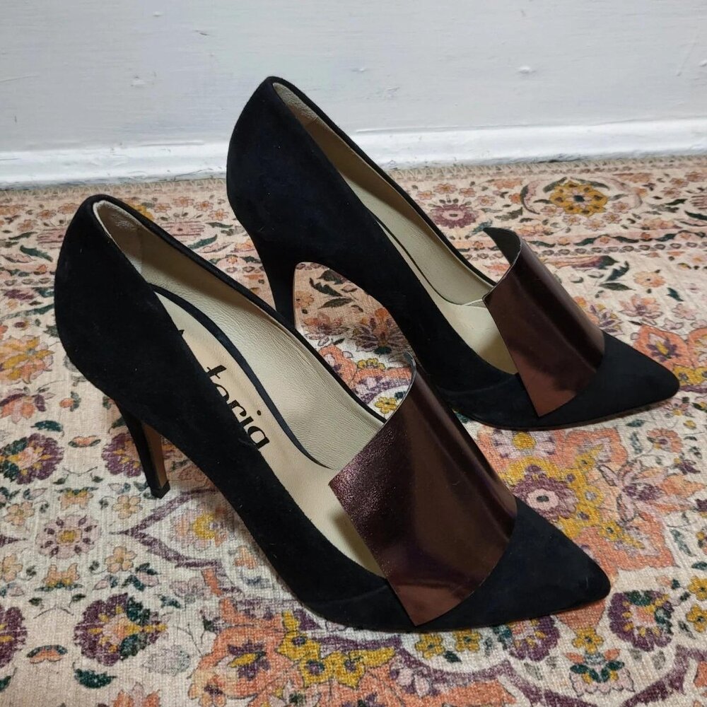 ASTORIA Black Suede Pumps